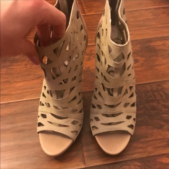 Sam Edelman - Tan Cutout Heels - Picture 2 of 4